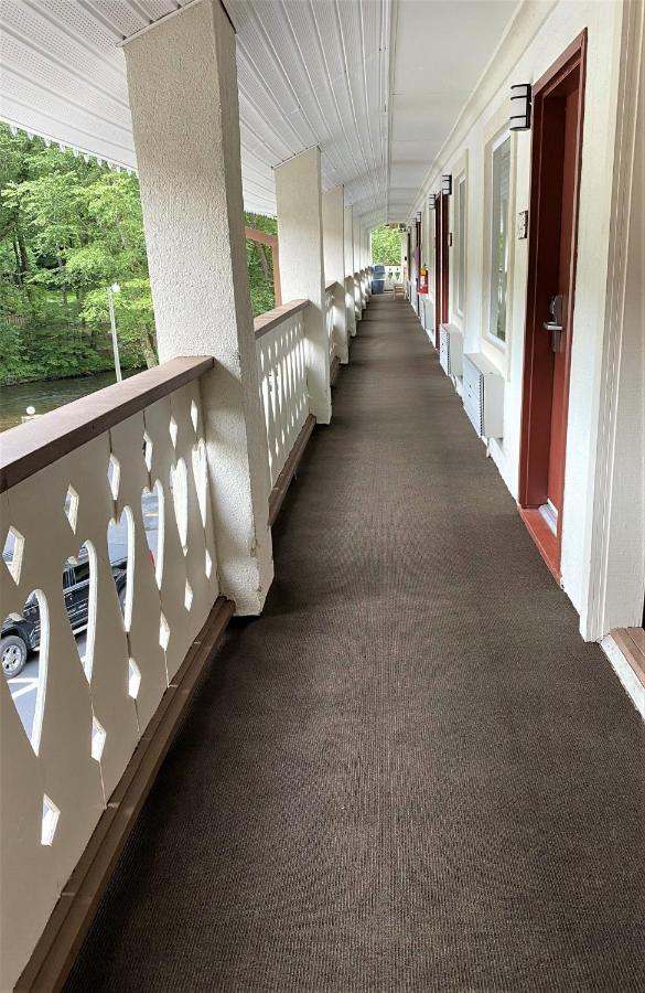 Riverbend Motel & Cabins ヘレン エクステリア 写真