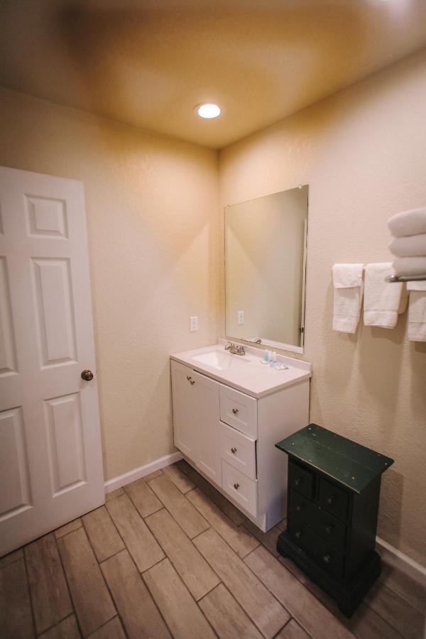 Riverbend Motel & Cabins ヘレン エクステリア 写真