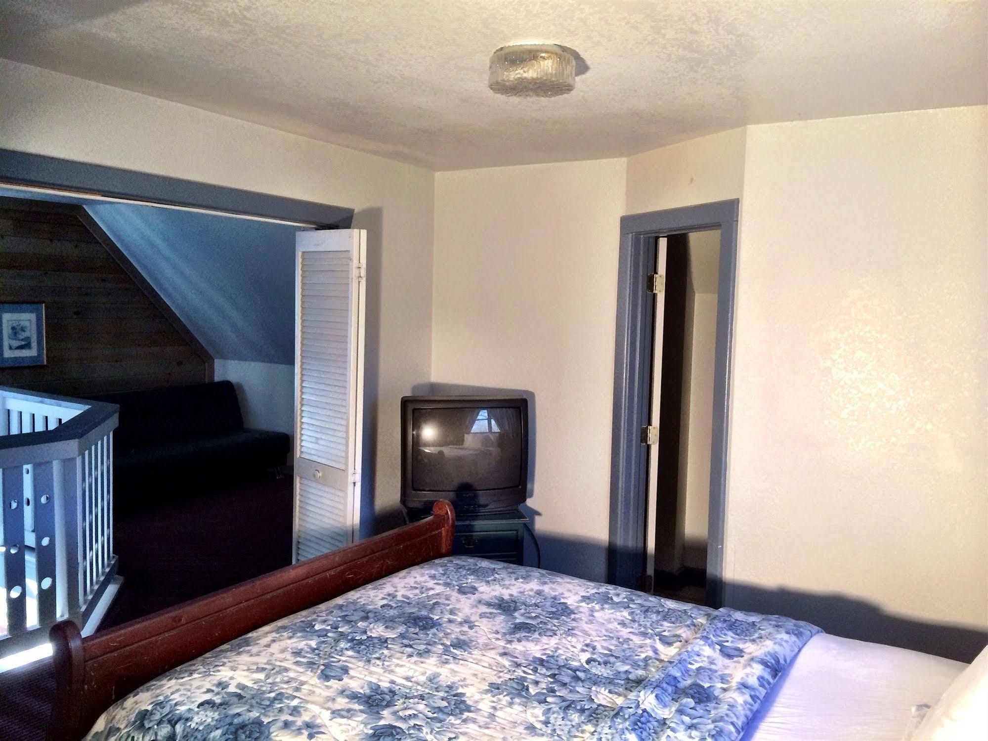 Riverbend Motel & Cabins ヘレン エクステリア 写真